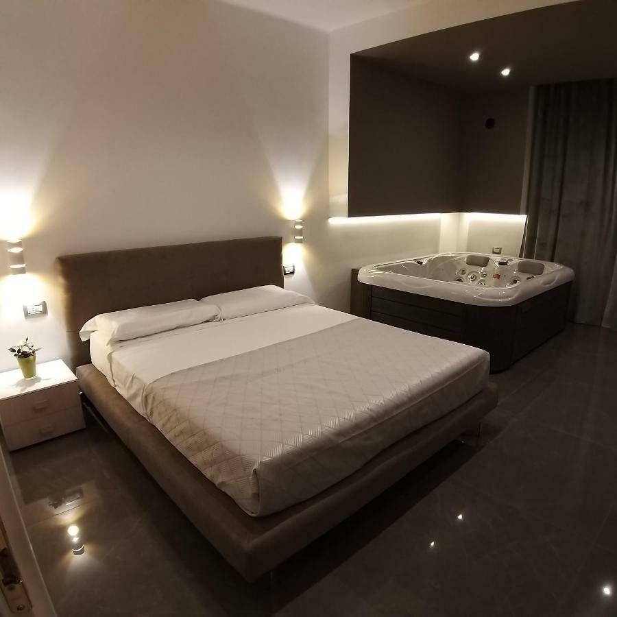 B&B La Rosa Felice Бари Екстериор снимка
